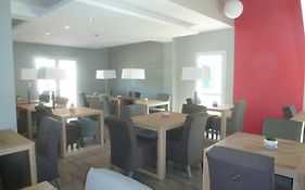Hotel Les Chaumieres Du Lac